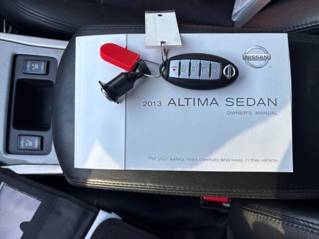 Used 2013 Nissan Altima 3.5 SL FWD image 9