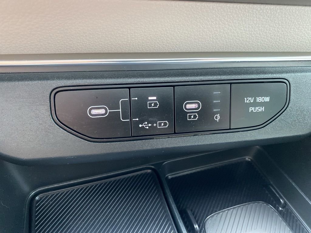Used 2025 Kia Carnival SX Prestige FWD image 39