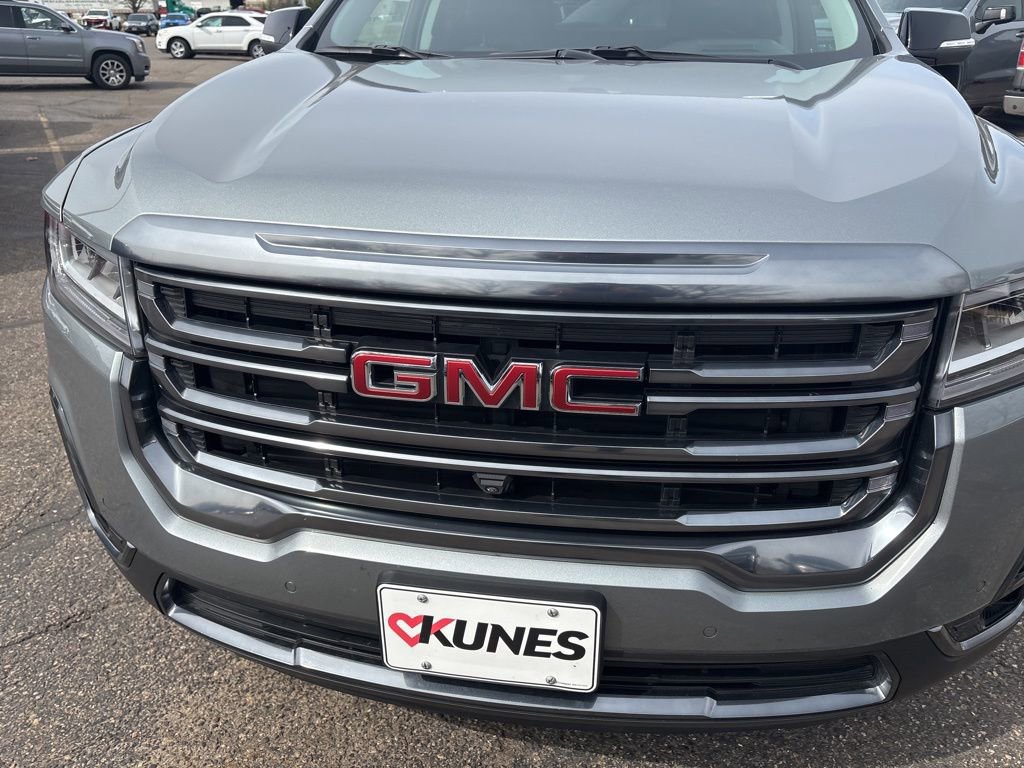 Used 2023 GMC Acadia AT4 w/ Technology Package image 16