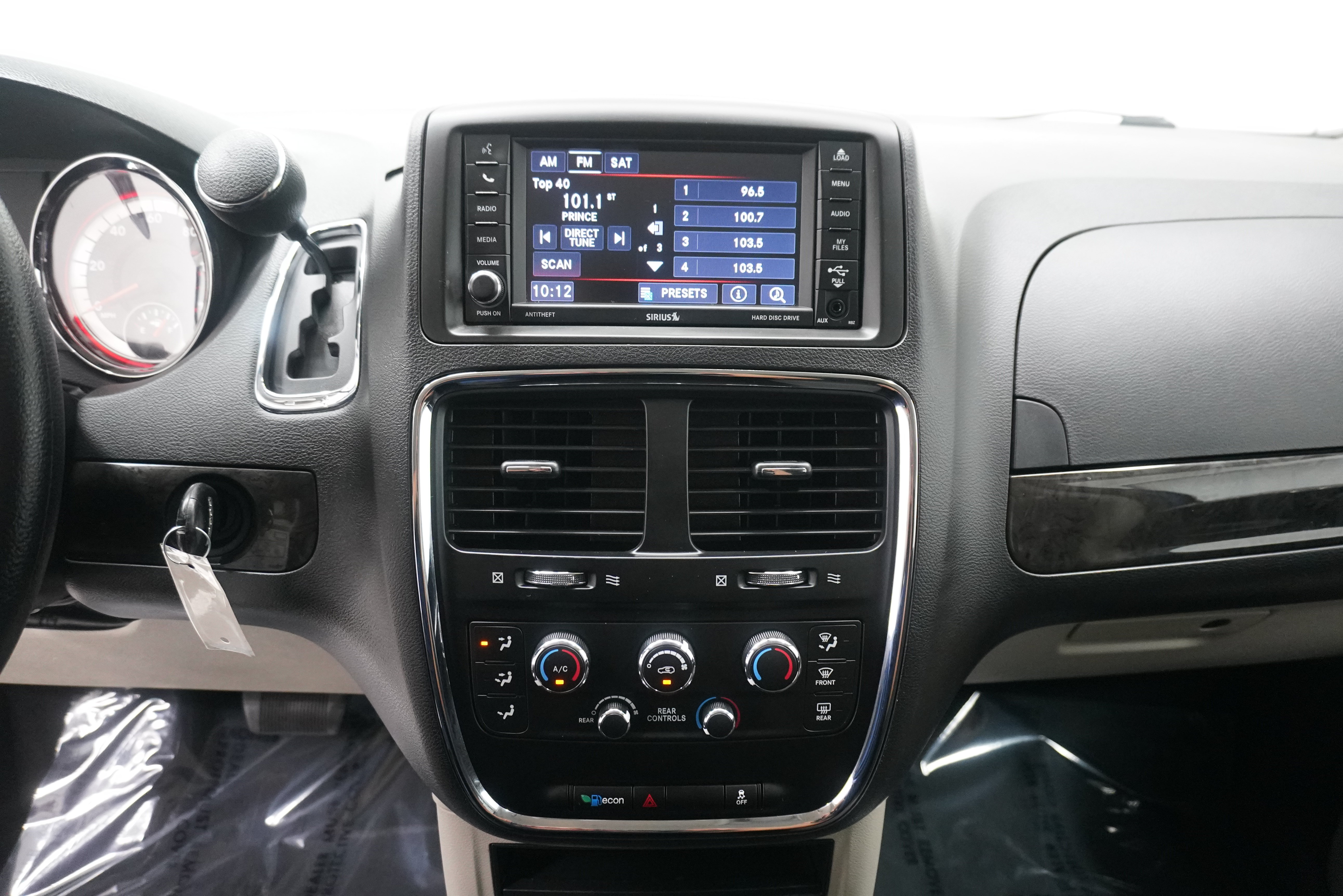 Used 2018 Dodge Grand Caravan SE w/ UConnect Hands-Free Group FWD image 20