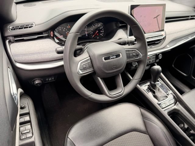 Used 2024 Jeep Compass Latitude AWD/4WD image 20