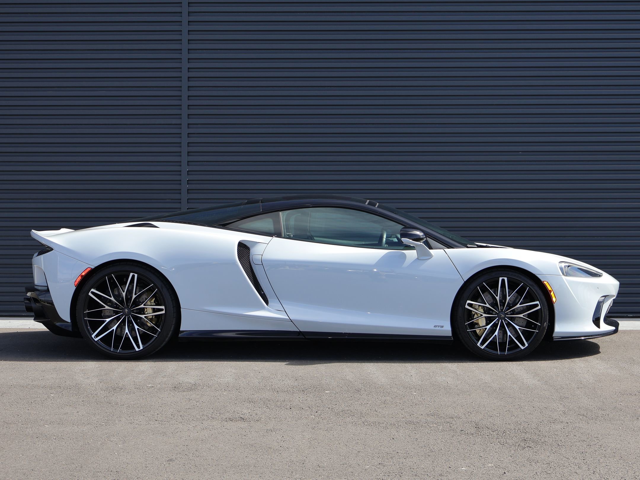 Used 2025 McLaren GTS image 4