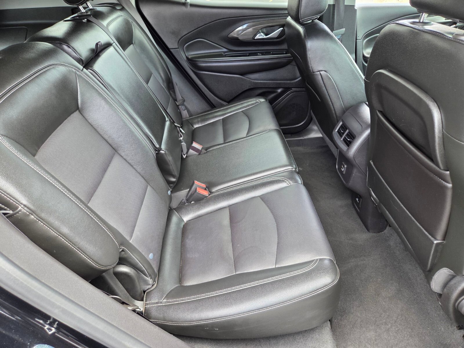 Used 2024 GMC Terrain SLT FWD image 14