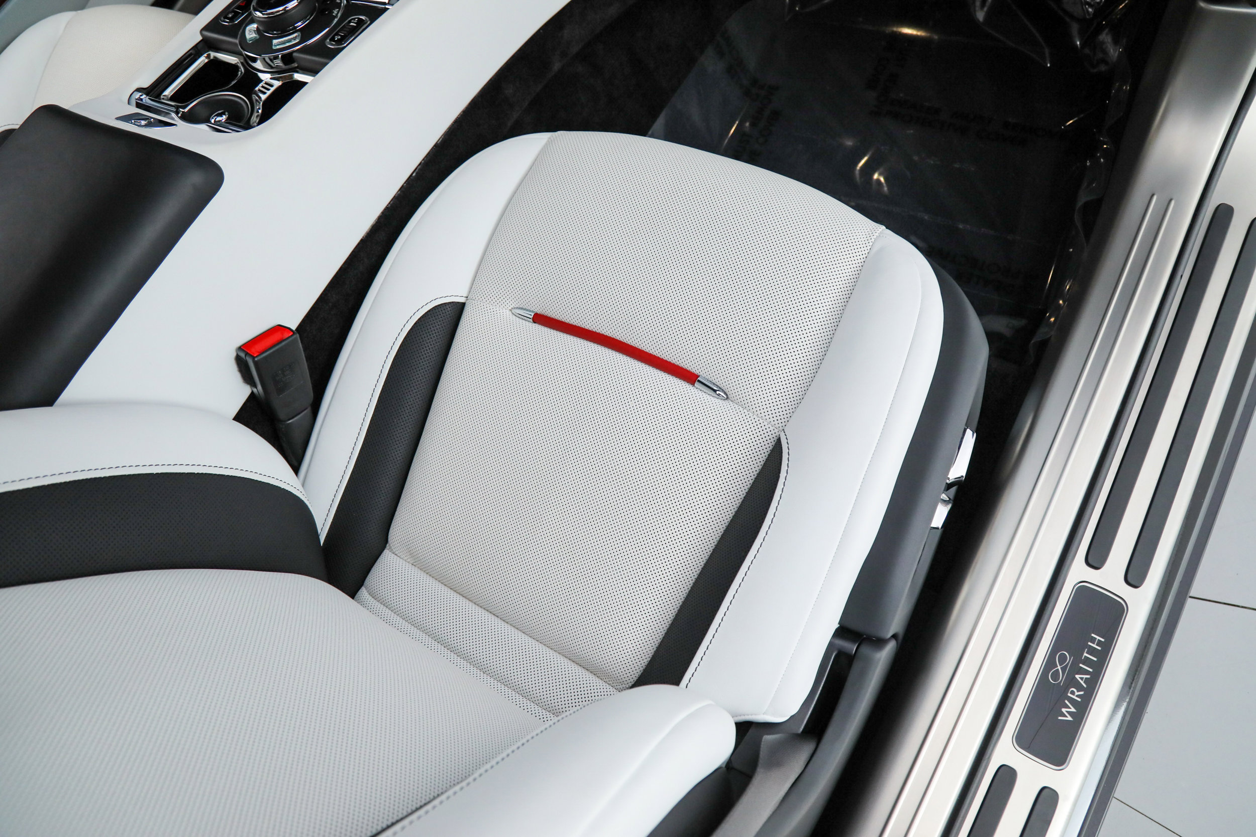Used 2021 Rolls-Royce Wraith RWD image 25