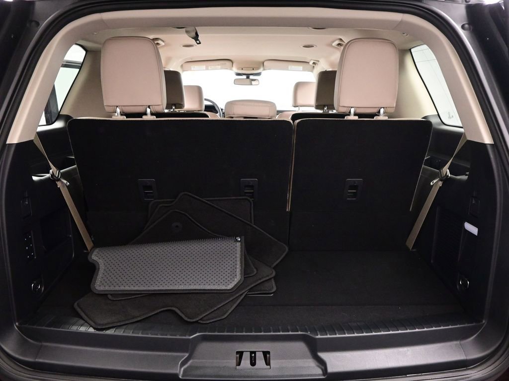Used 2024 Ford Expedition XLT RWD image 32