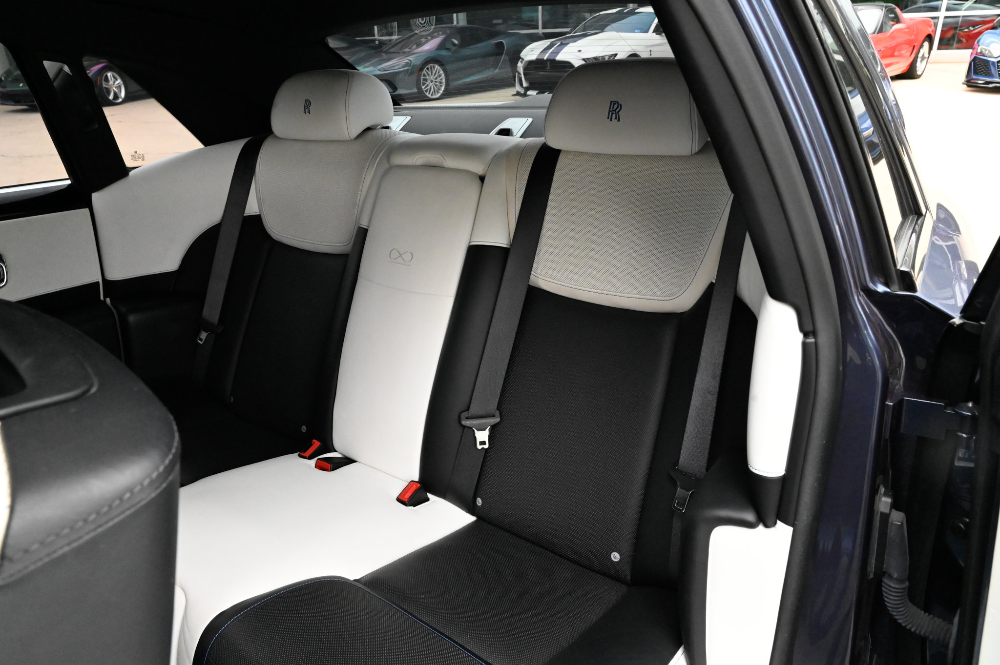 Used 2018 Rolls-Royce Ghost RWD image 38