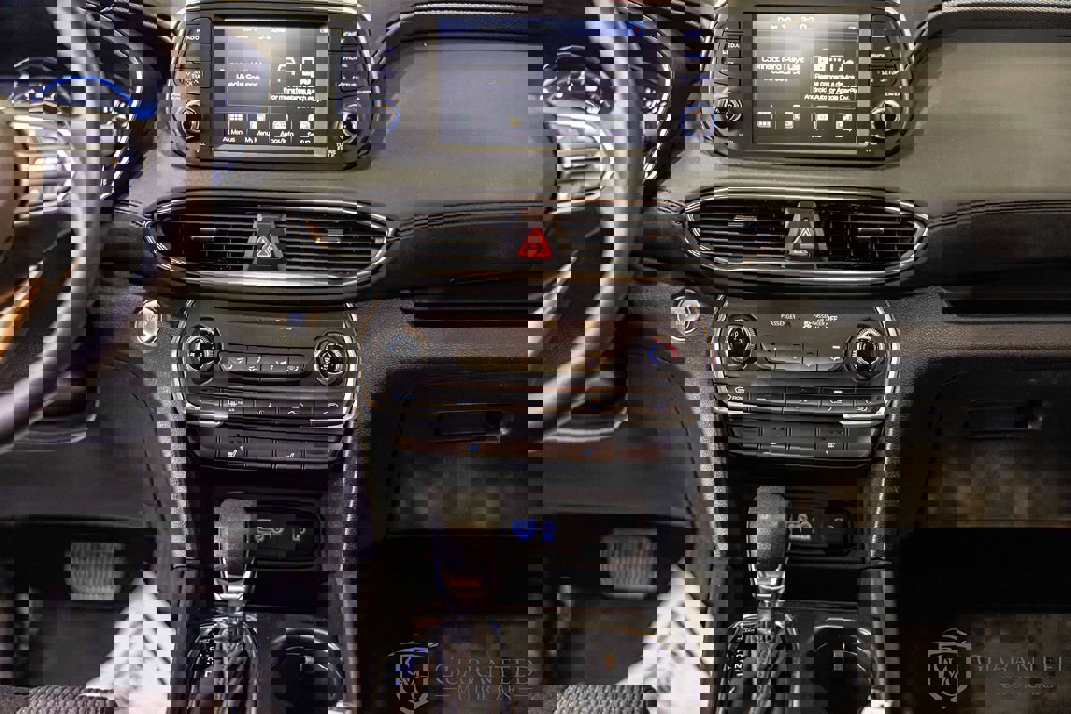 Used 2020 Hyundai Santa Fe SEL image 36