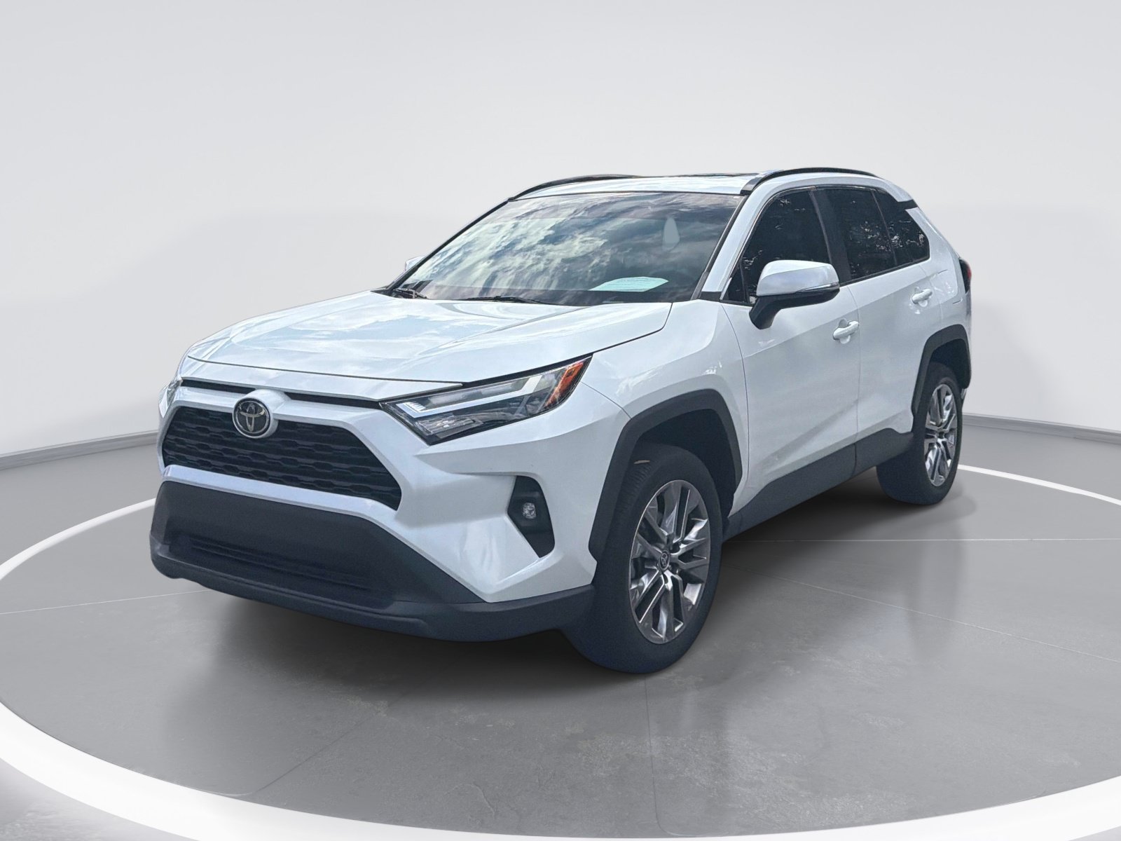 Used 2023 Toyota RAV4 XLE Premium FWD image 7