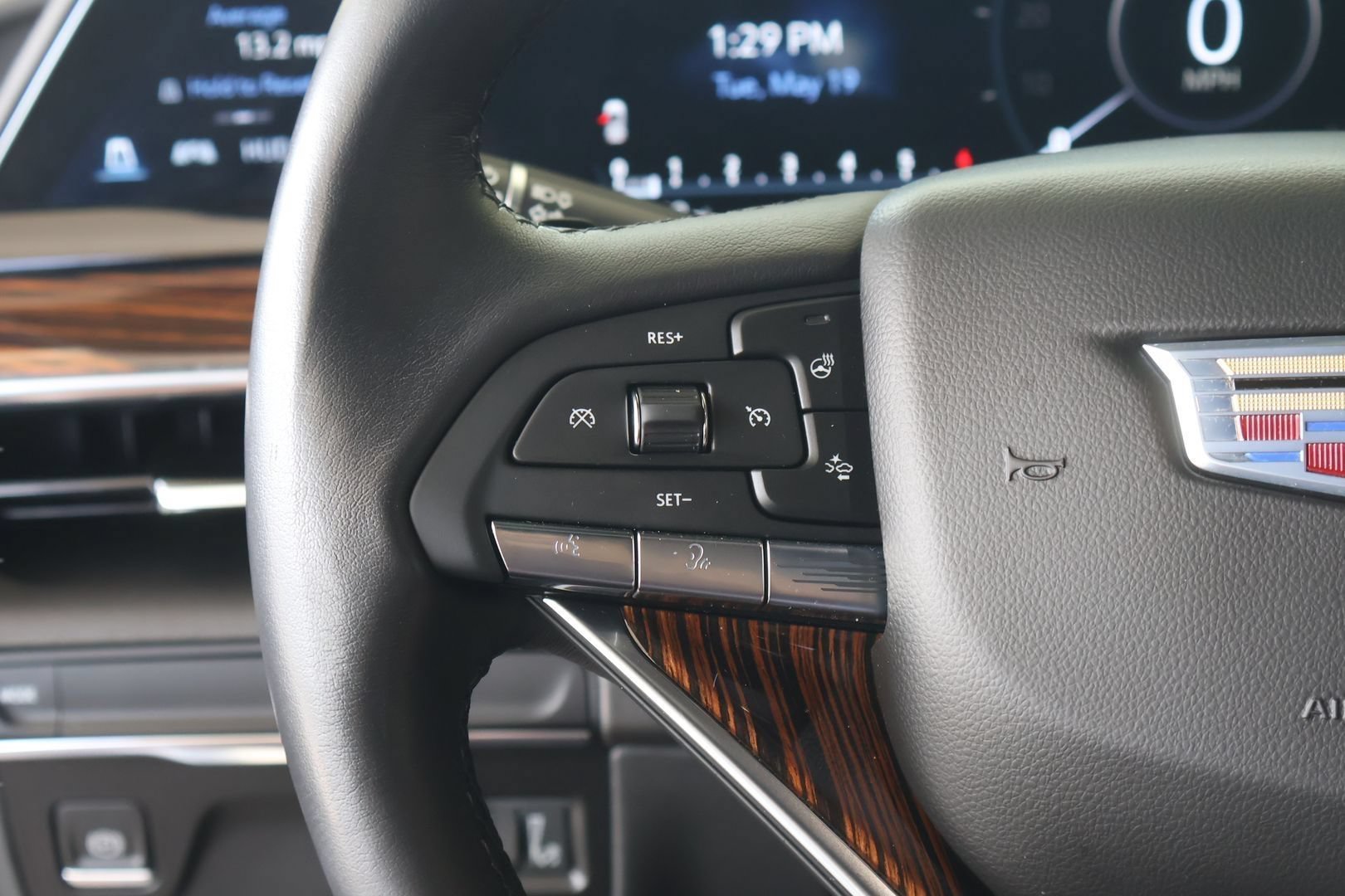 Used 2021 Cadillac Escalade Premium Luxury RWD image 20