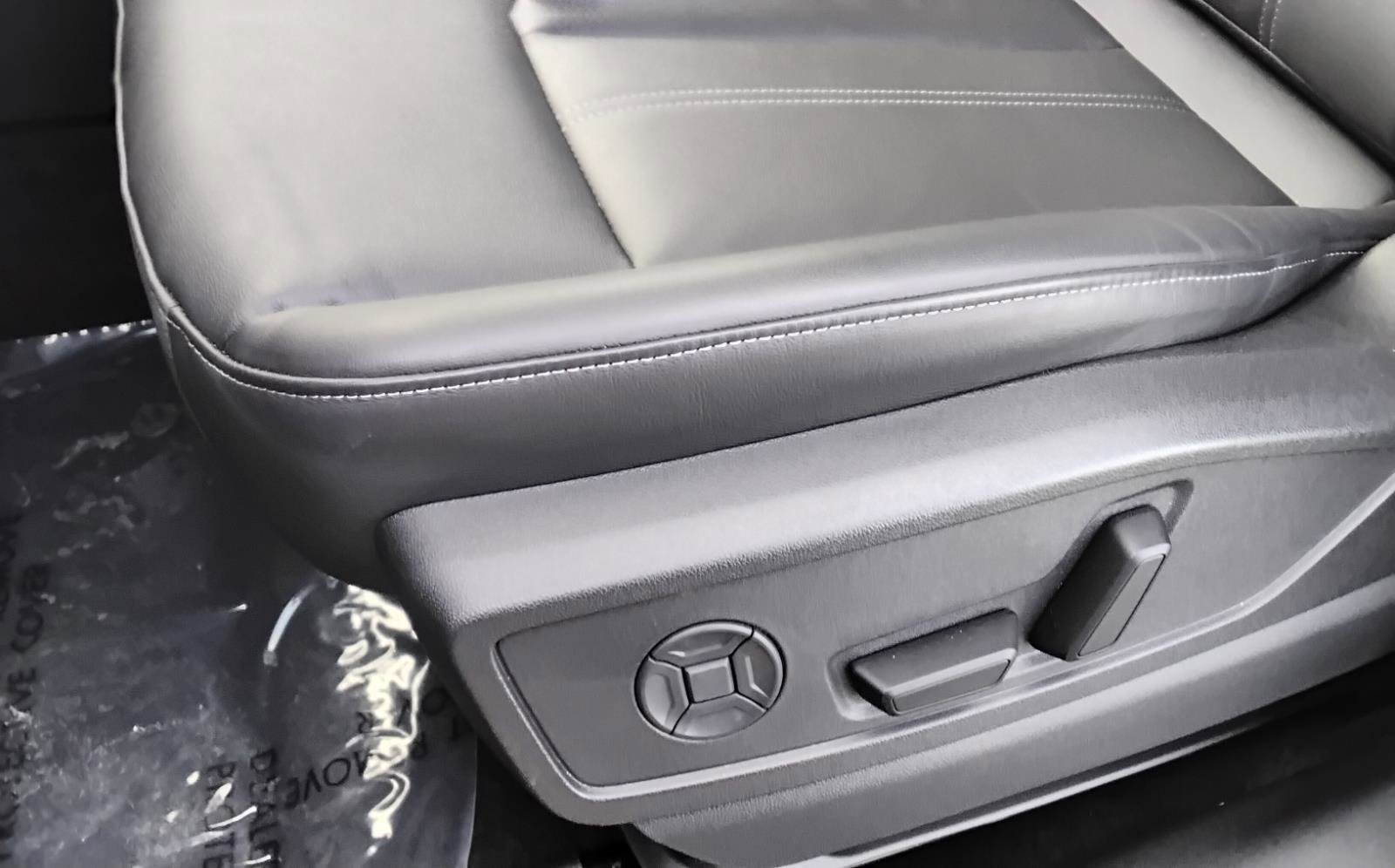 Certified 2025 Audi Q5 Premium Plus w/ Premium Plus image 18