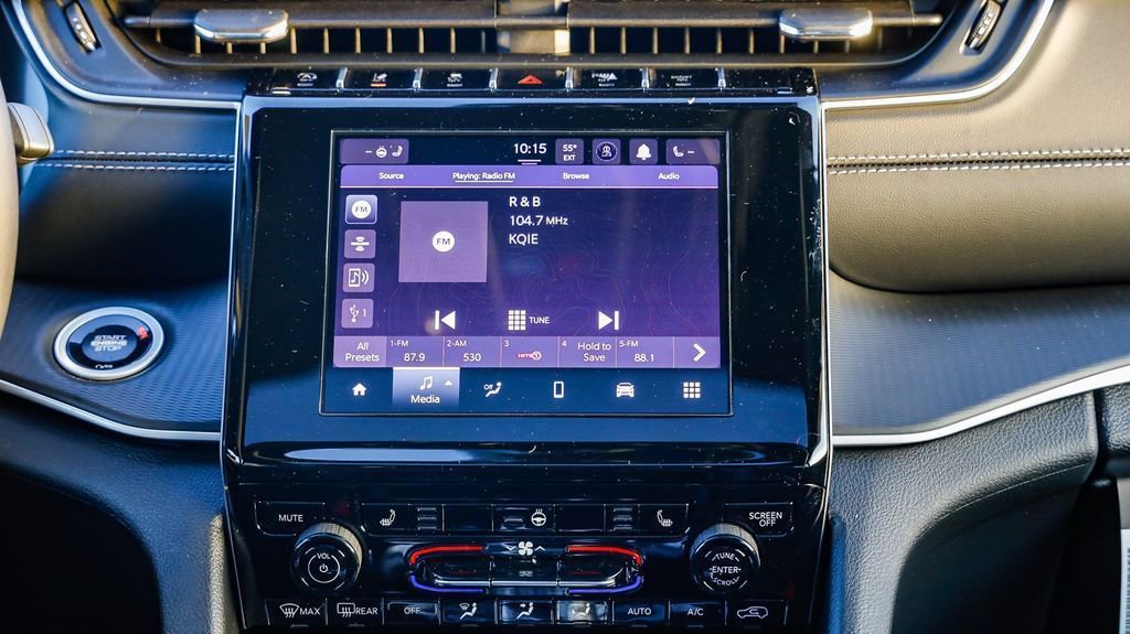 New 2025 Jeep Grand Cherokee Altitude image 42