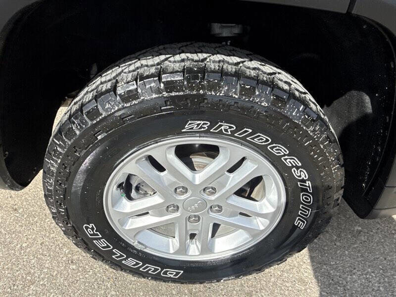 Used 2022 Jeep Grand Cherokee Laredo w/ Luxury Tech Group I AWD/4WD image 14