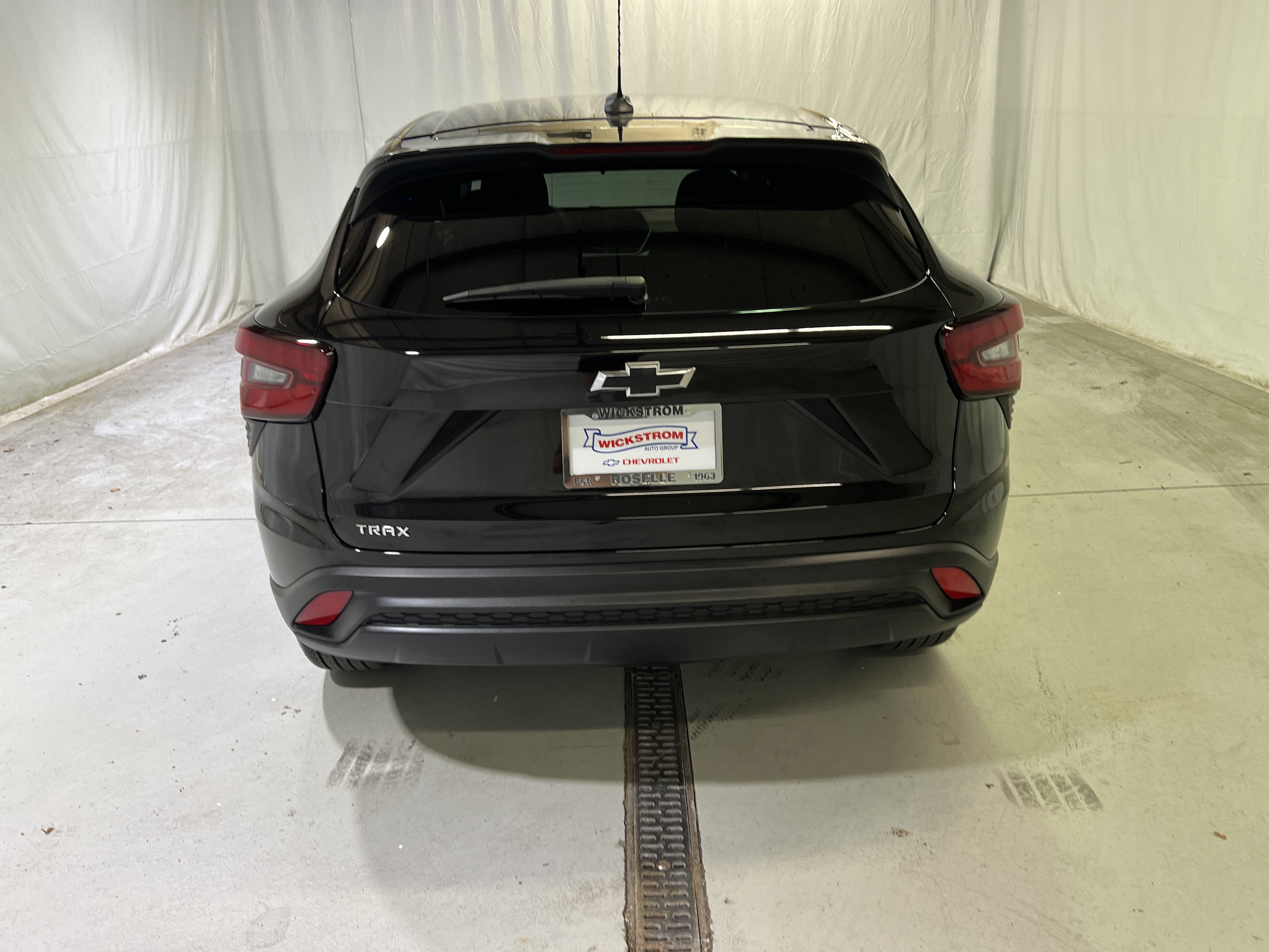 Used 2025 Chevrolet Trax LS w/ LS Convenience Package FWD image 9