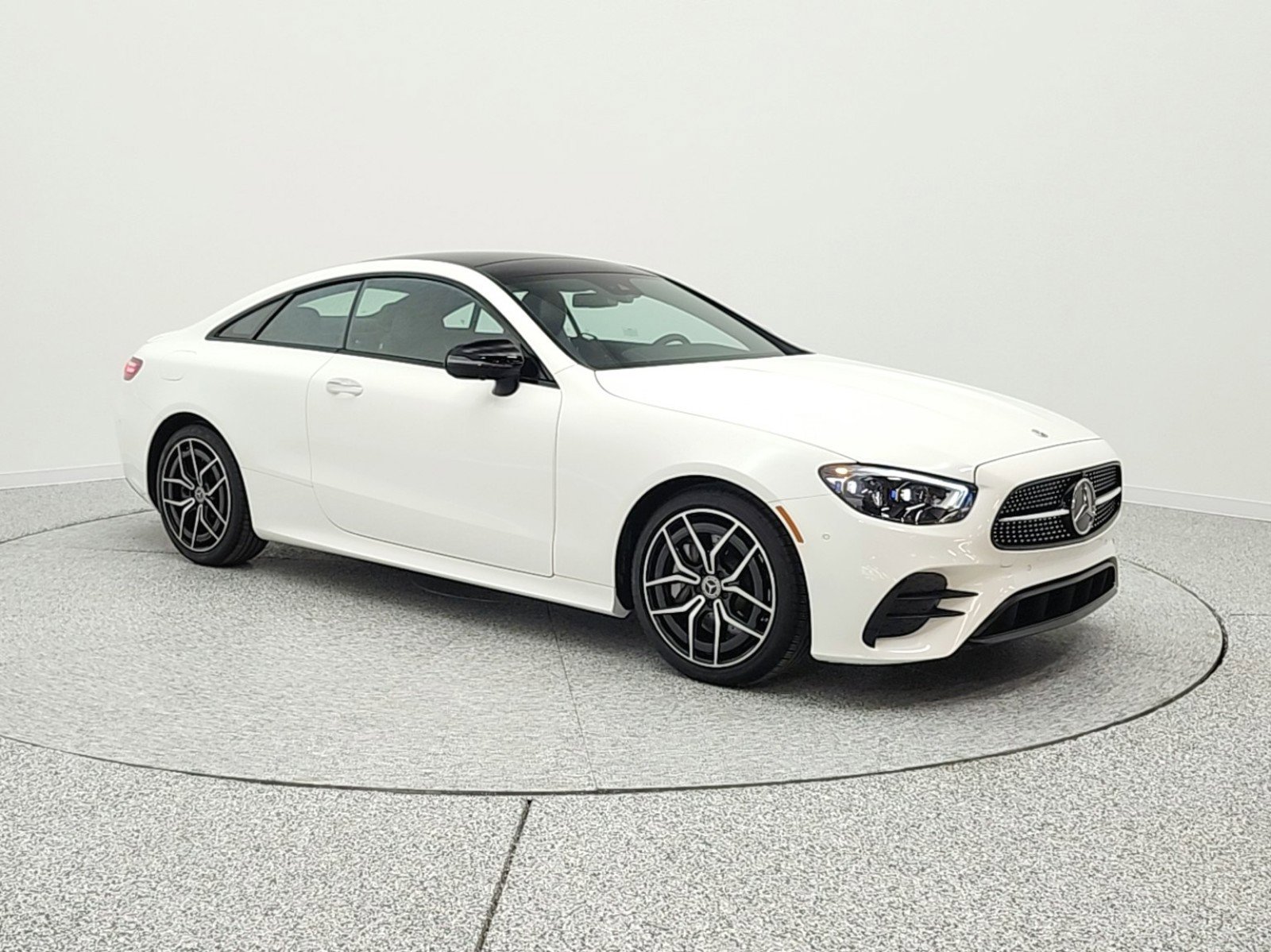 Used 2023 Mercedes-Benz E 450 Coupe image 3