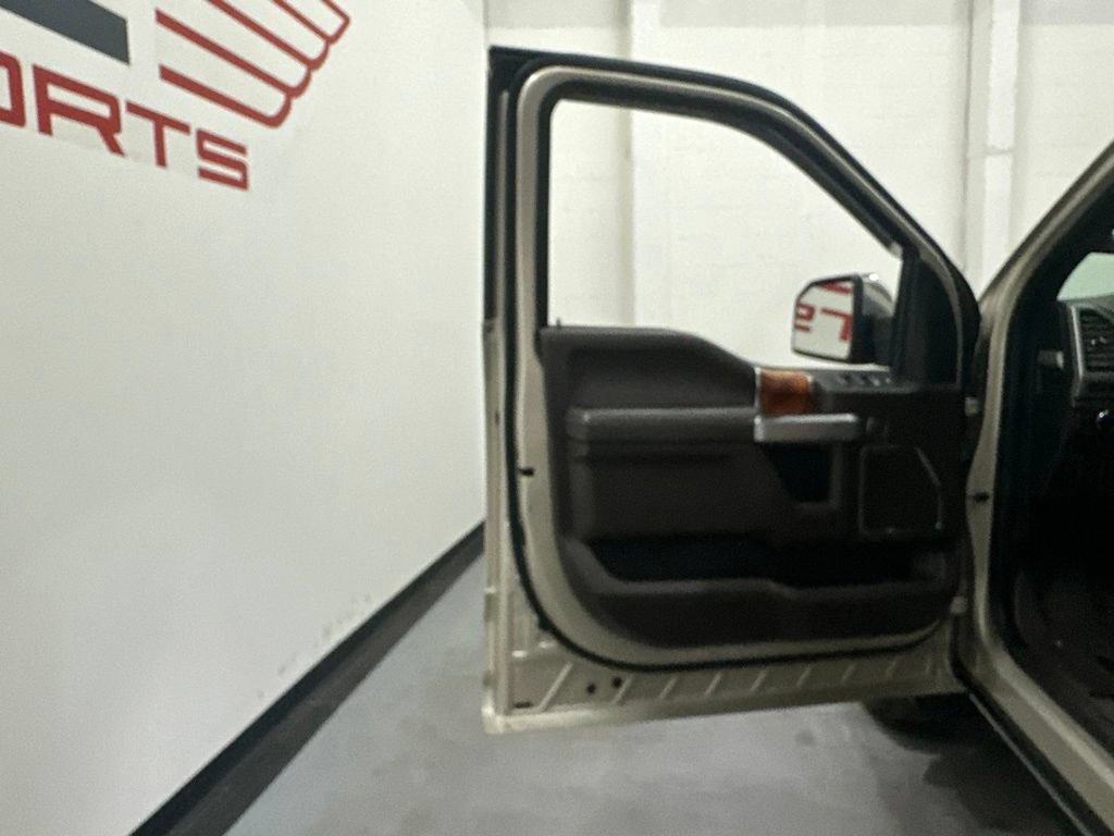 Used 2018 Ford F150 King Ranch w/ Equipment Group 601A Luxury AWD/4WD image 38