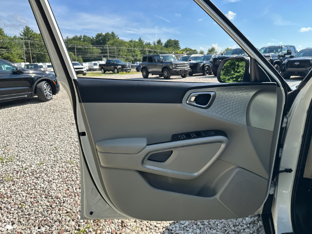 Used 2025 Kia Soul LX FWD image 21