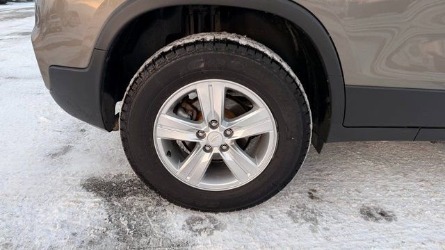 Used 2021 Chevrolet Trax LS w/ Tint and Cruise Package image 11