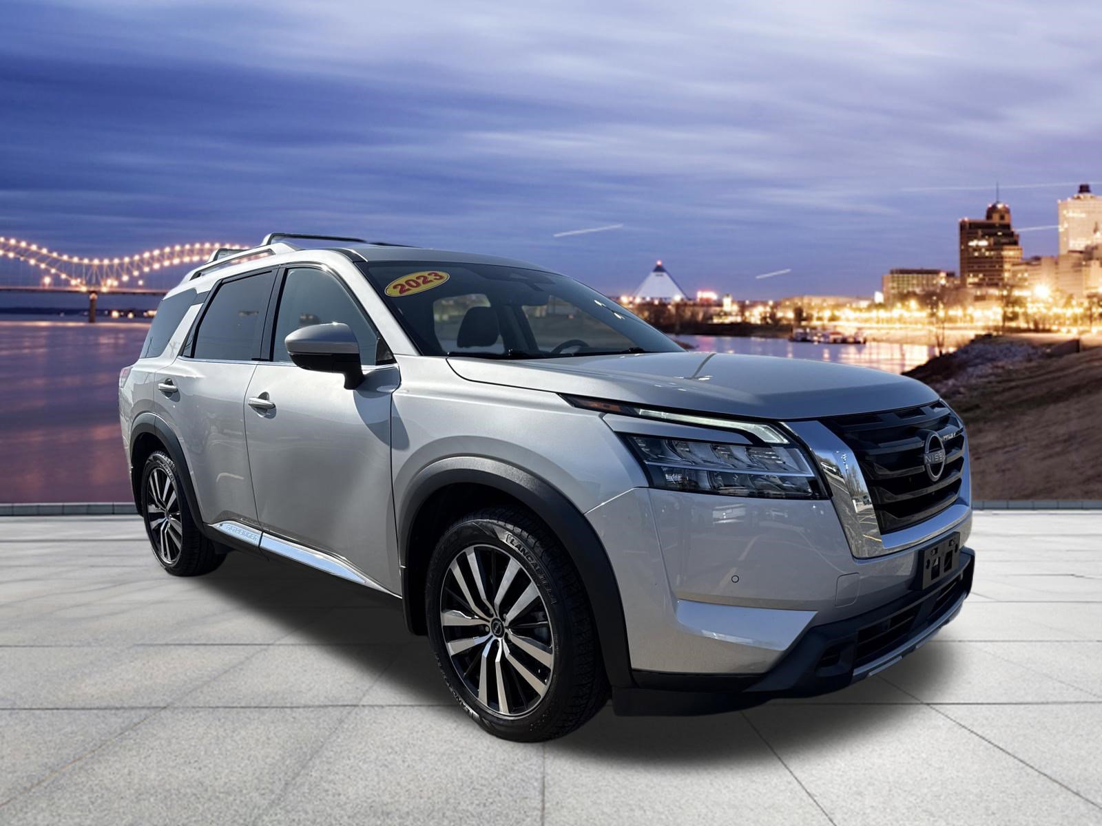 Used 2023 Nissan Pathfinder Platinum image 4