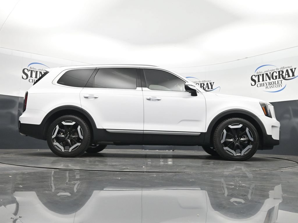 Used 2023 Kia Telluride EX FWD image 33