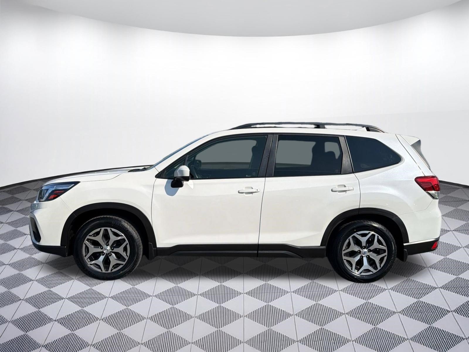 Used 2019 Subaru Forester Premium AWD/4WD image 2