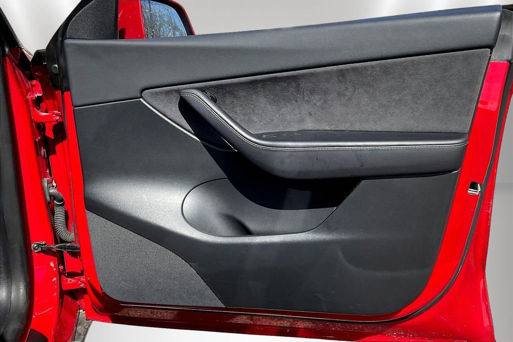 Used 2021 Tesla Model Y Long Range image 27