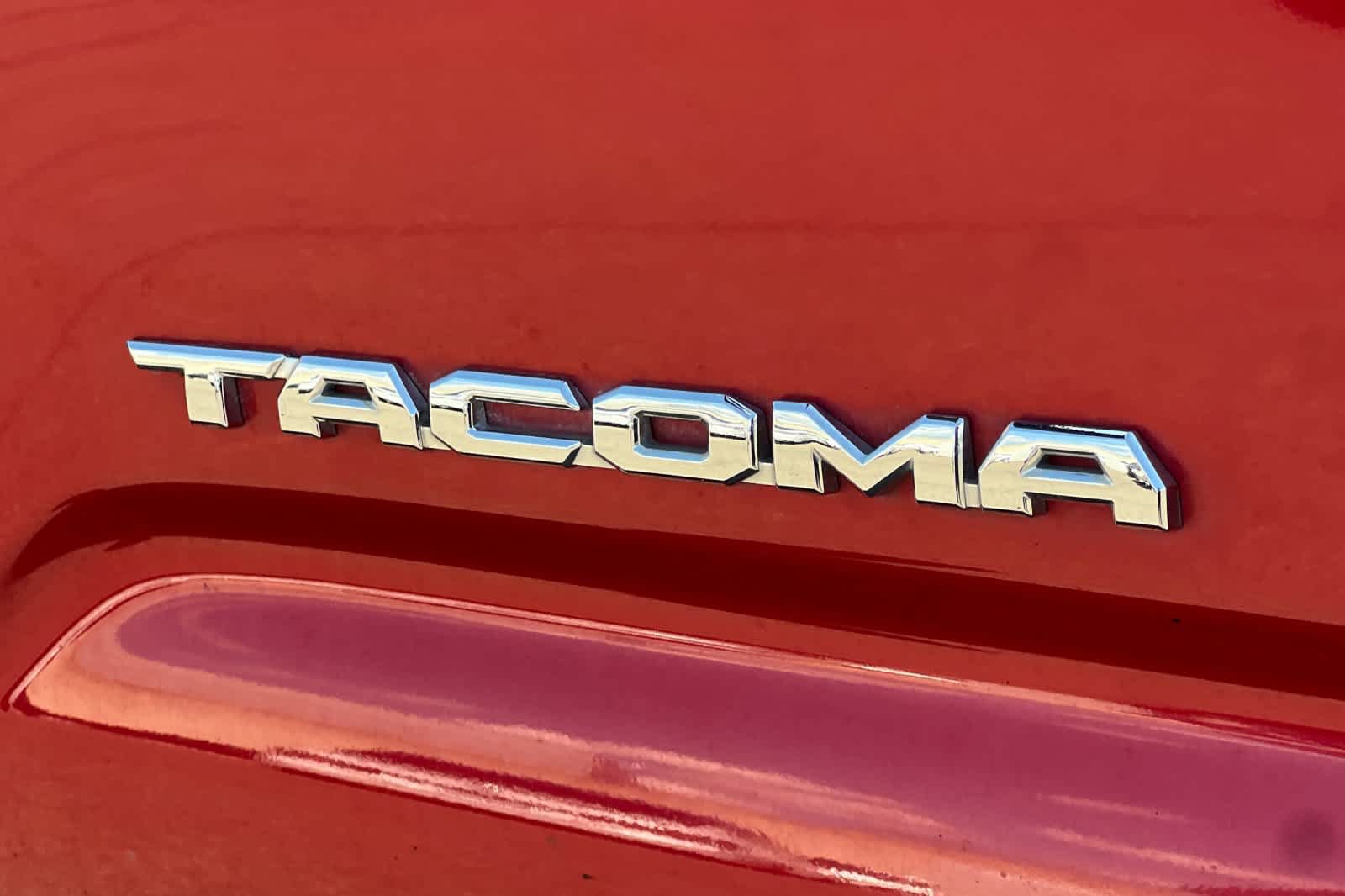 Used 2018 Toyota Tacoma TRD Off-Road w/ Technology Package AWD/4WD image 31