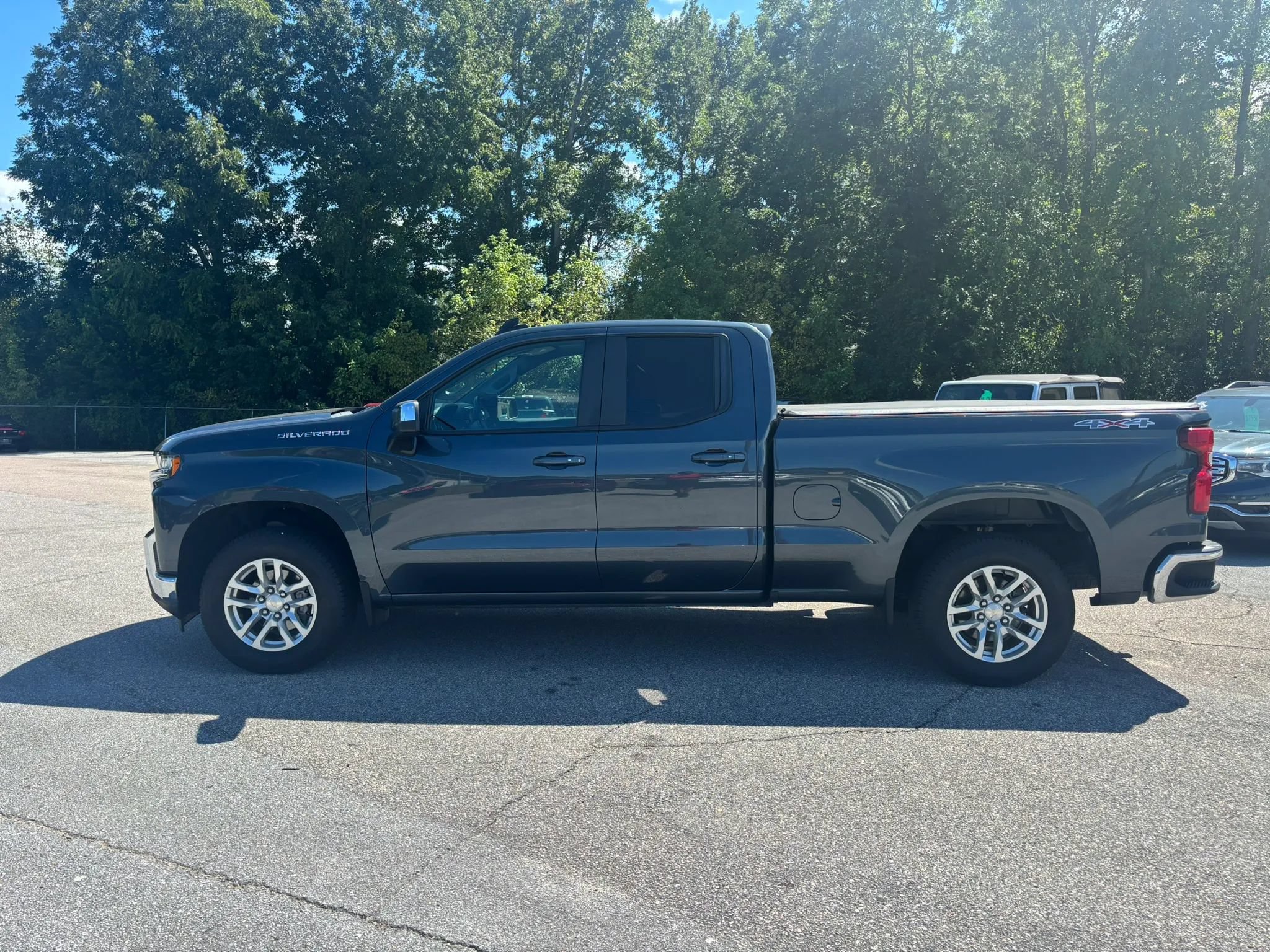 Used 2019 Chevrolet Silverado 1500 LT w/ All-Star Edition AWD/4WD image 8