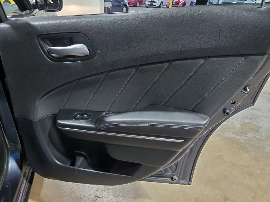 Used 2018 Dodge Charger R/T w/ Navigation & Travel Group image 21