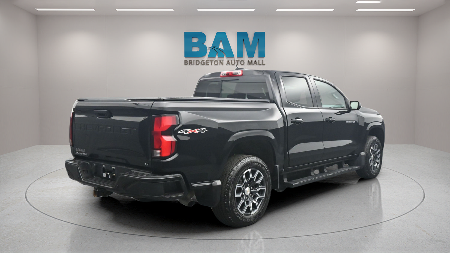 Used 2024 Chevrolet Colorado LT w/ LT Convenience Package III AWD/4WD image 6