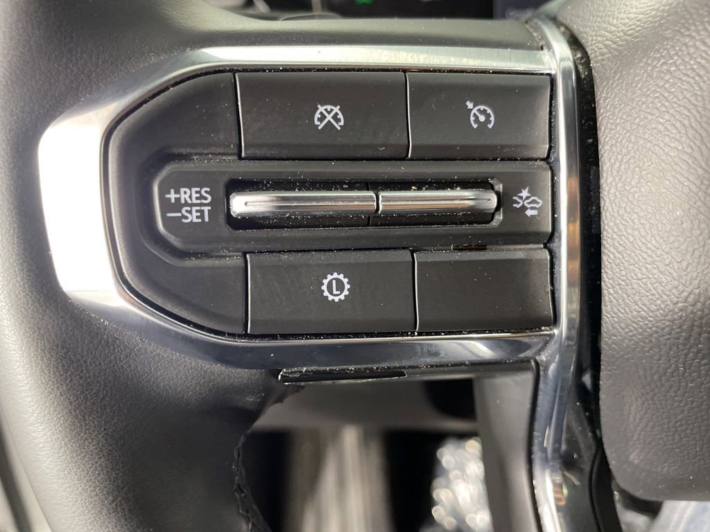 Used 2025 GMC Acadia Elevation image 21