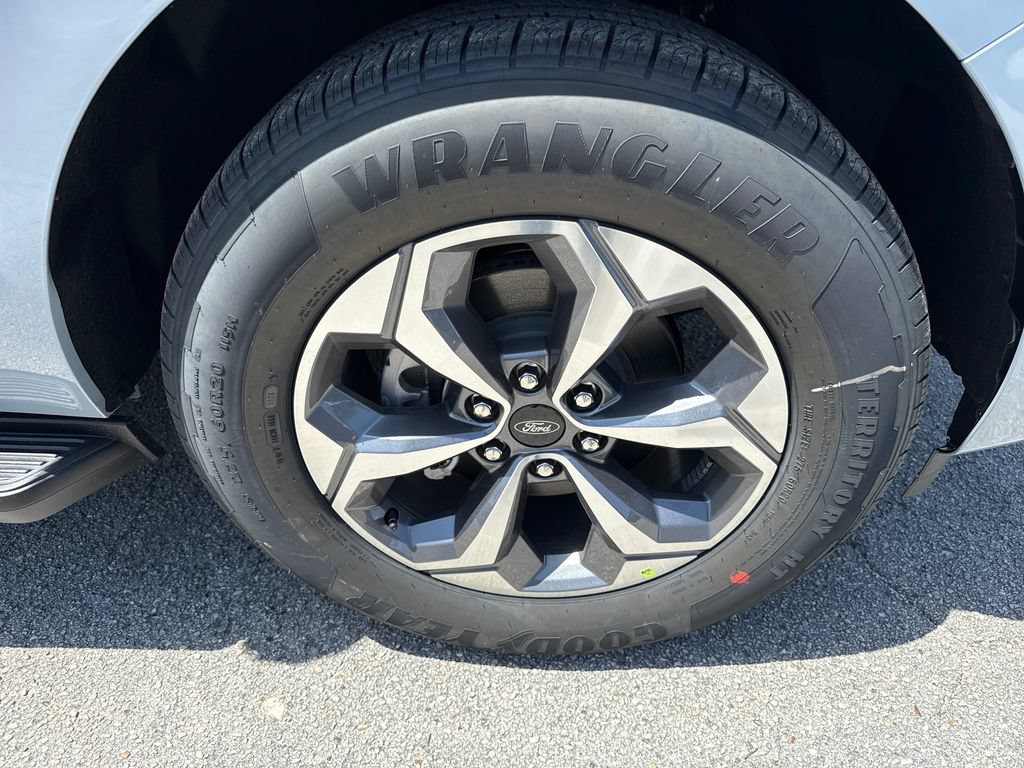 New 2027 Ford Expedition Max Active RWD image 11
