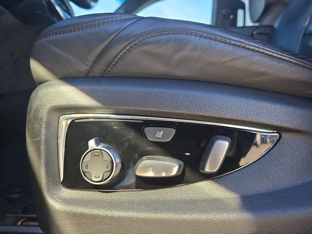 Used 2018 Cadillac Escalade Platinum image 28