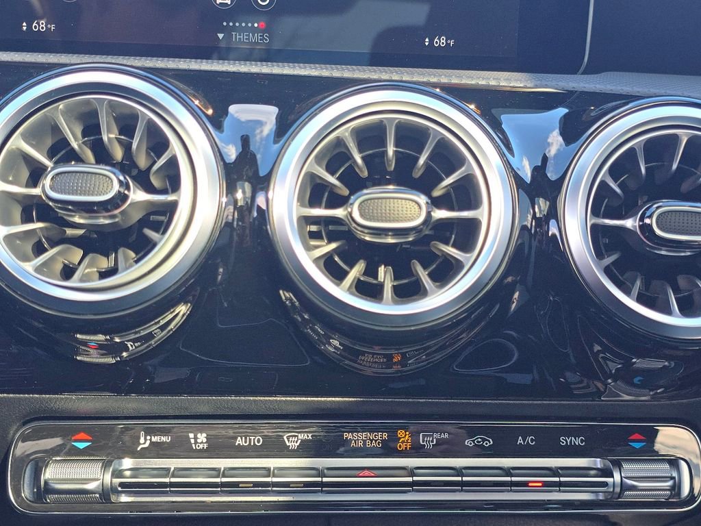 Used 2022 Mercedes-Benz CLA 35 AMG 4MATIC image 30