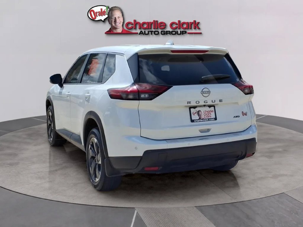 Certified 2025 Nissan Rogue SV AWD/4WD image 3
