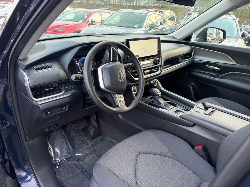 Used 2025 Toyota Grand Highlander AWD image 24
