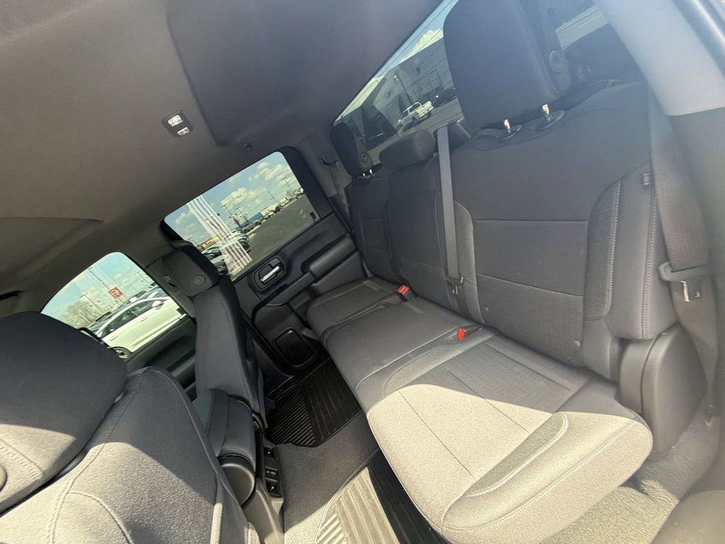 Used 2026 Chevrolet Silverado 2500 Custom w/ Custom Value Package image 22