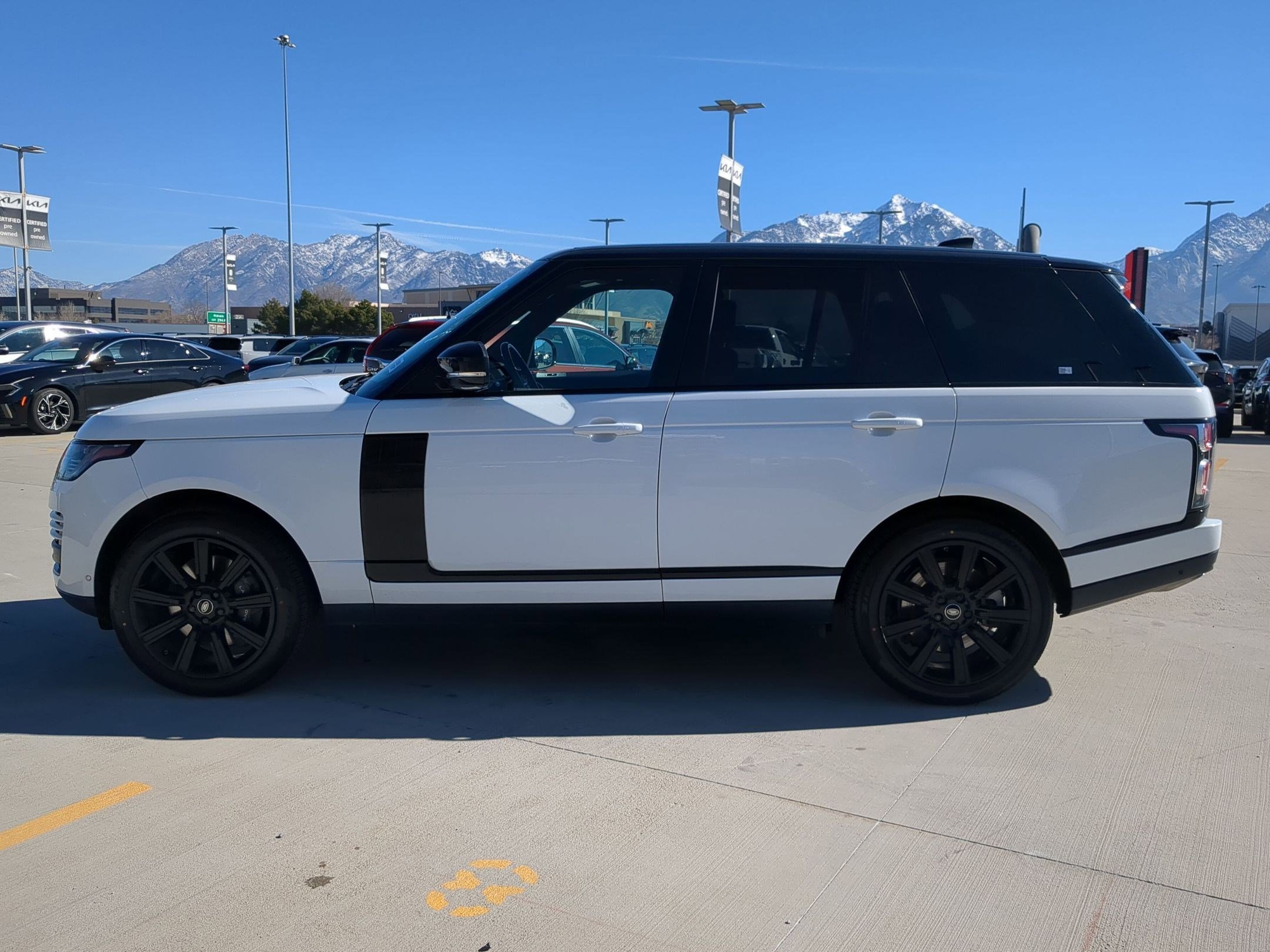 Used 2021 Land Rover Range Rover Westminster Edition image 2