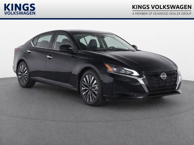 Used 2025 Nissan Altima 2.5 SV FWD image 1