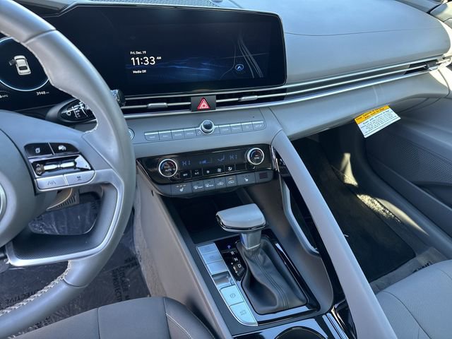 Certified 2025 Hyundai Elantra SEL image 27