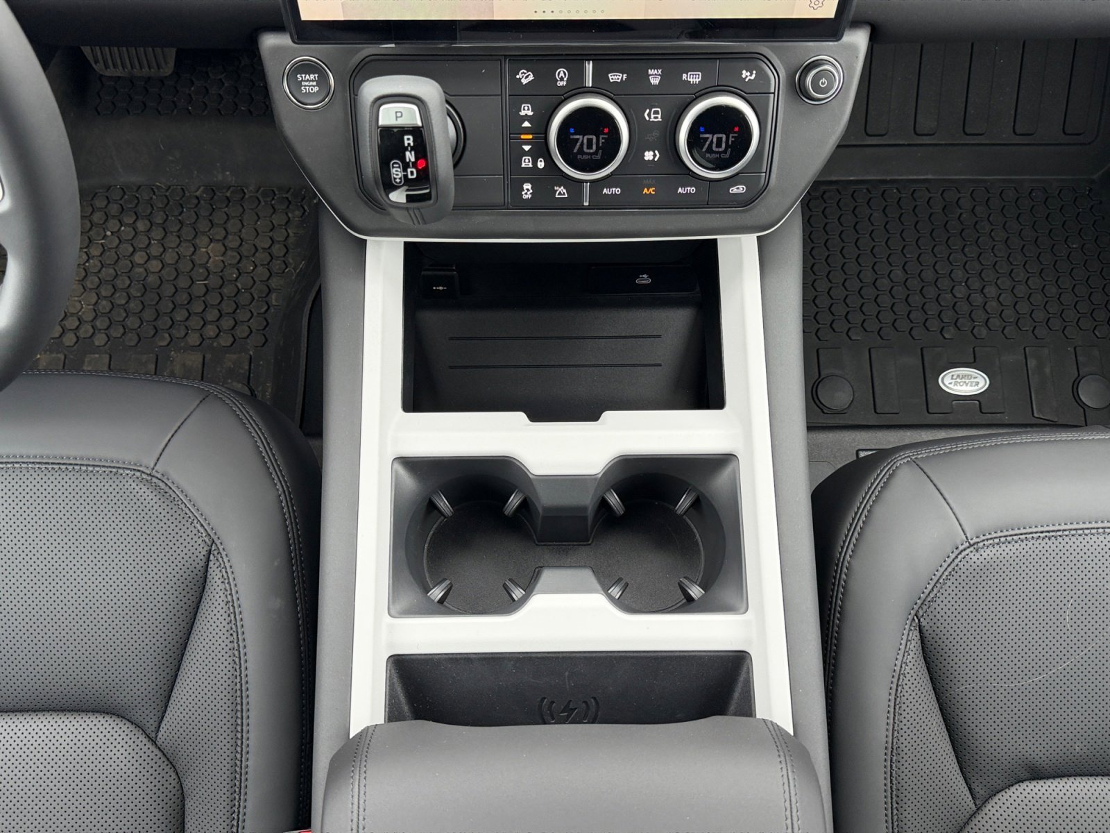 New 2026 Land Rover Defender 130 X-Dynamic SE image 14