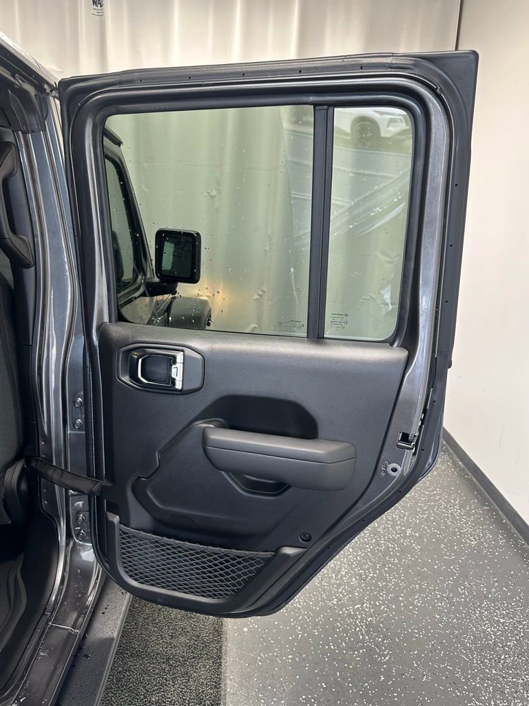 New 2025 Jeep Gladiator Sport AWD/4WD image 20
