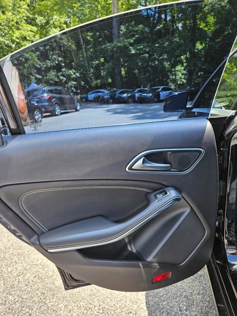 Used 2018 Mercedes-Benz CLA 250 image 30