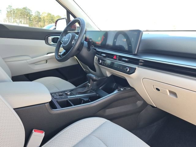 Used 2025 Kia Sorento EX w/ Panoramic Sunroof Package image 23