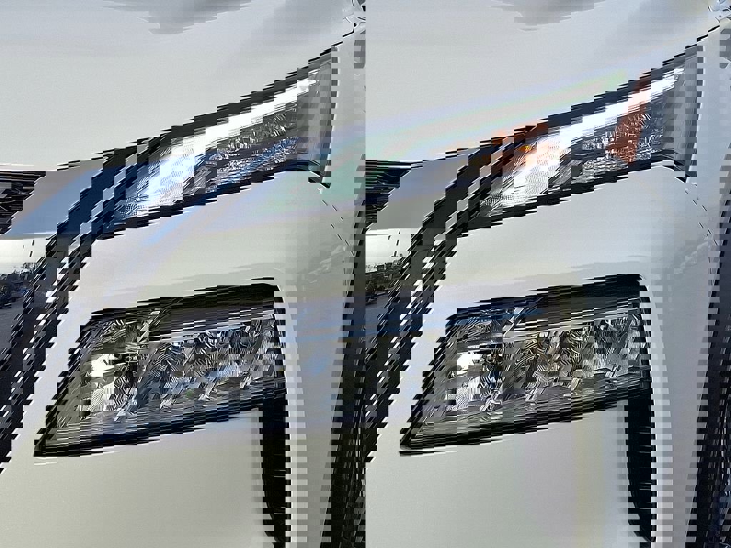 Used 2023 Nissan Rogue SV image 10