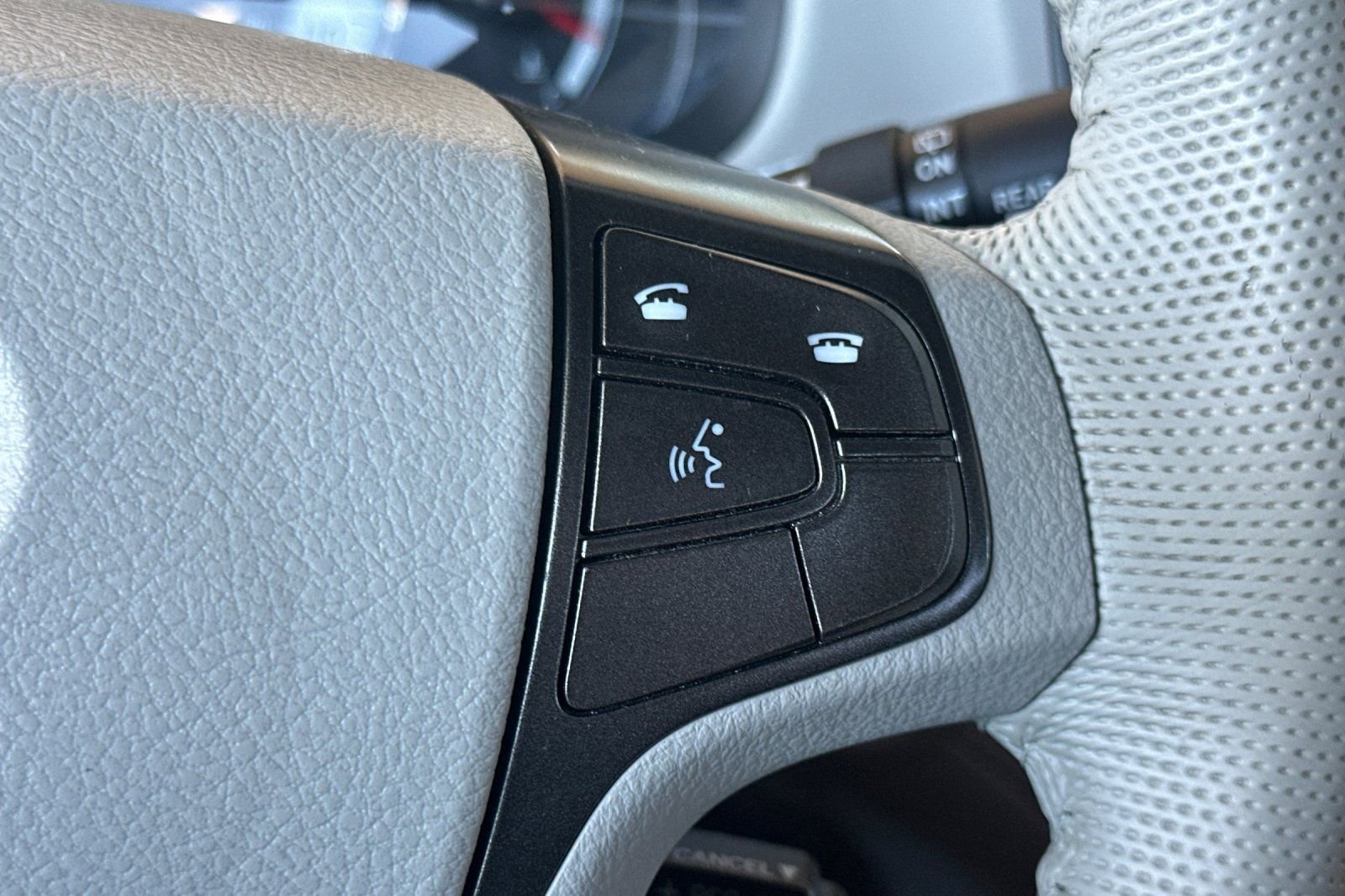 Used 2014 Toyota Sienna SE FWD image 27
