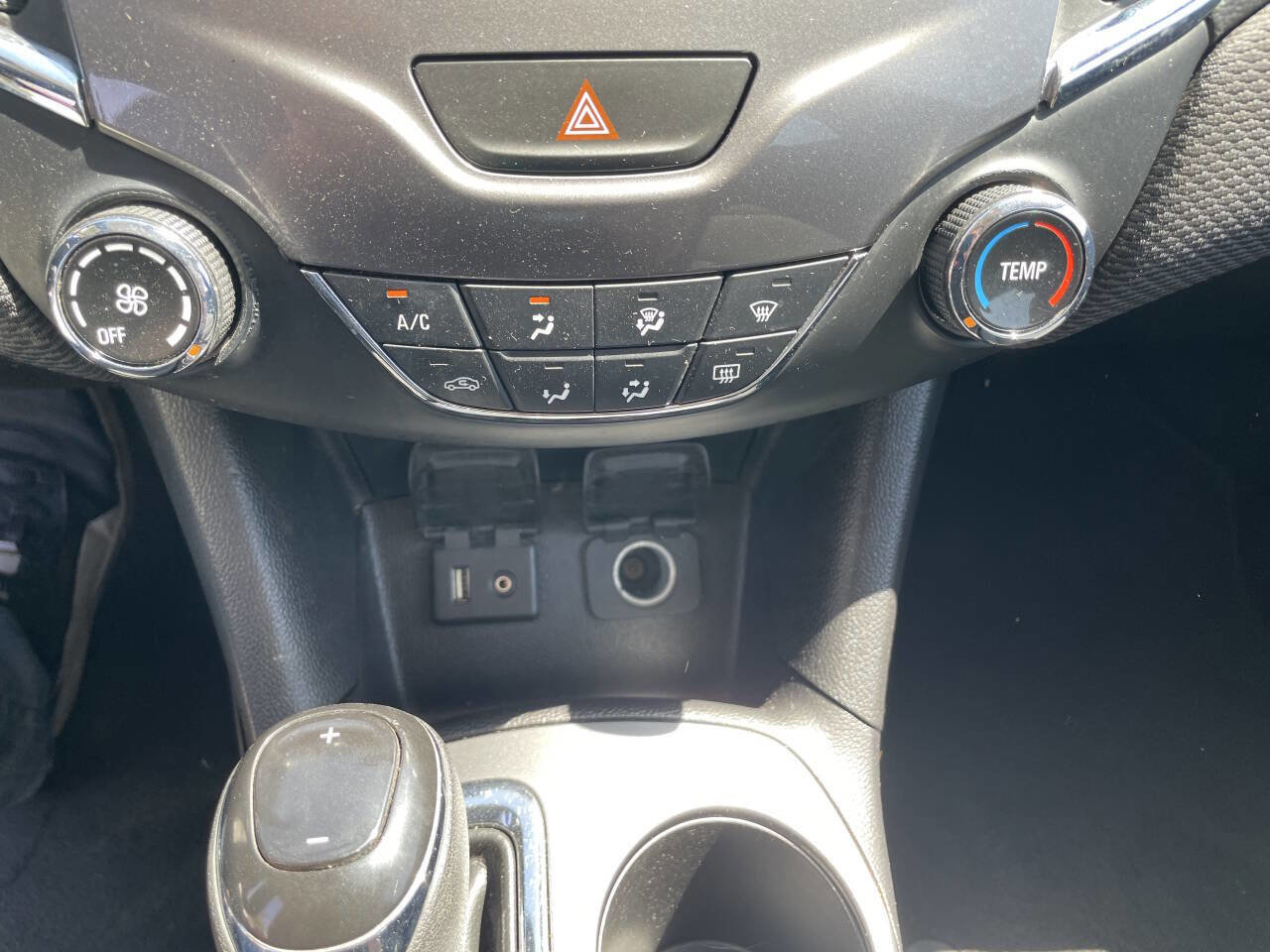 Used 2016 Chevrolet Cruze LT FWD image 25