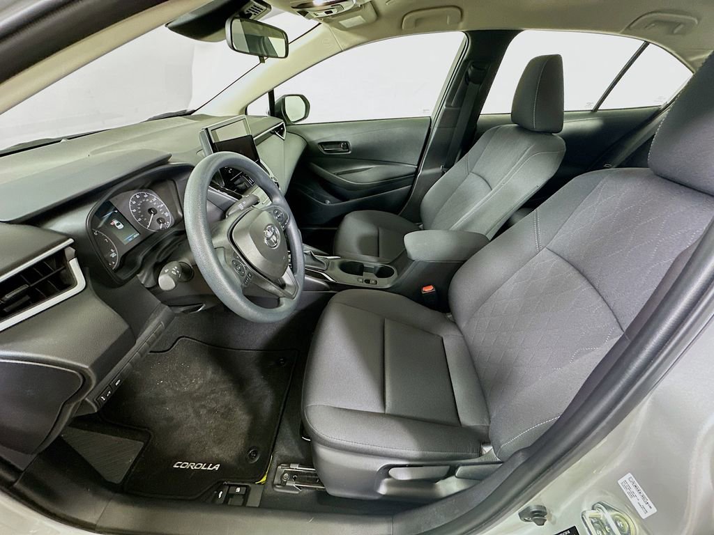 Used 2025 Toyota Corolla LE image 15