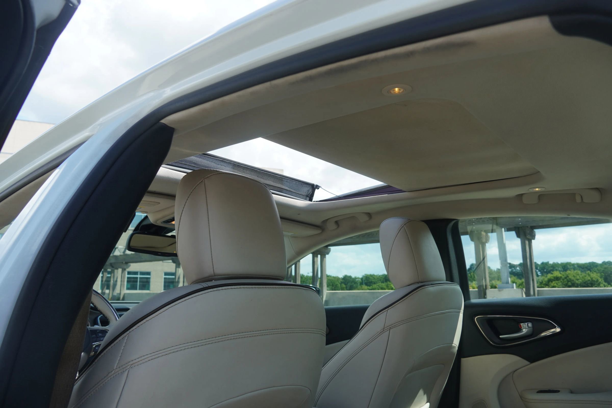 Used 2015 Chrysler 200 C w/ Navigation & Sound Group I image 31