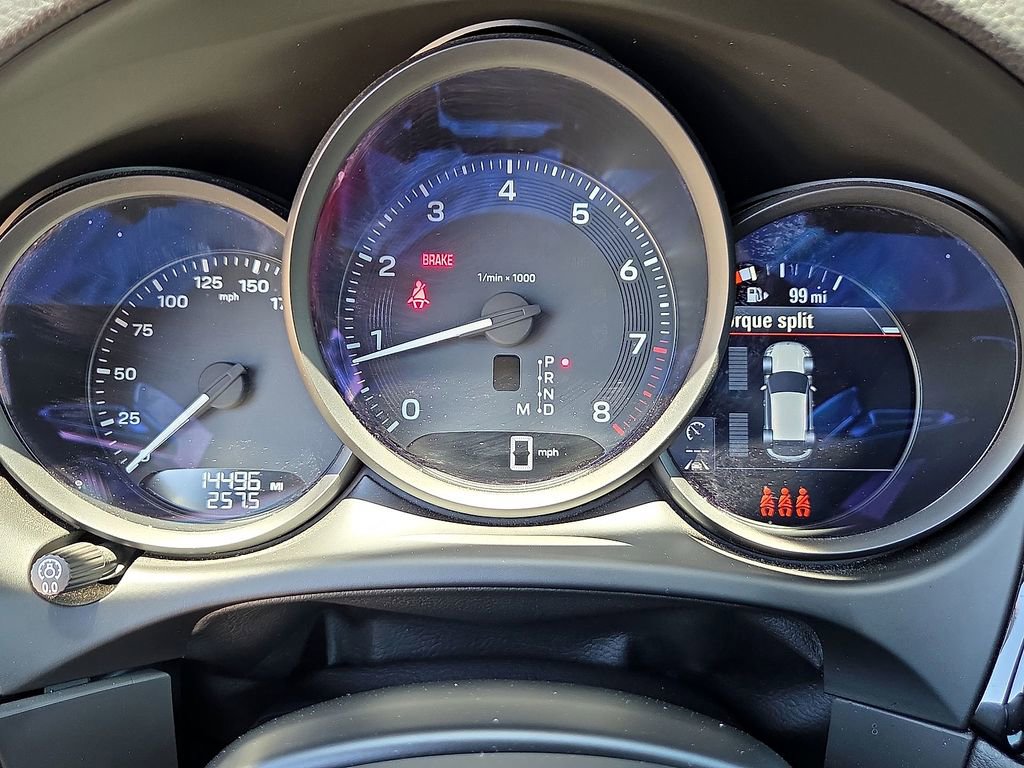 Used 2025 Porsche Macan AWD/4WD image 20