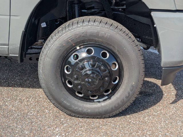 New 2026 RAM 3500 Big Horn AWD/4WD image 12